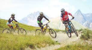 Ciclista su sentiero MTB a Livigno