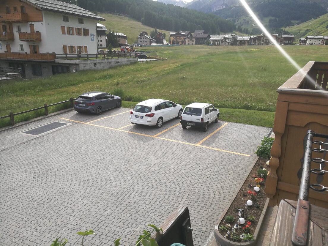 Garage coperto e parcheggio